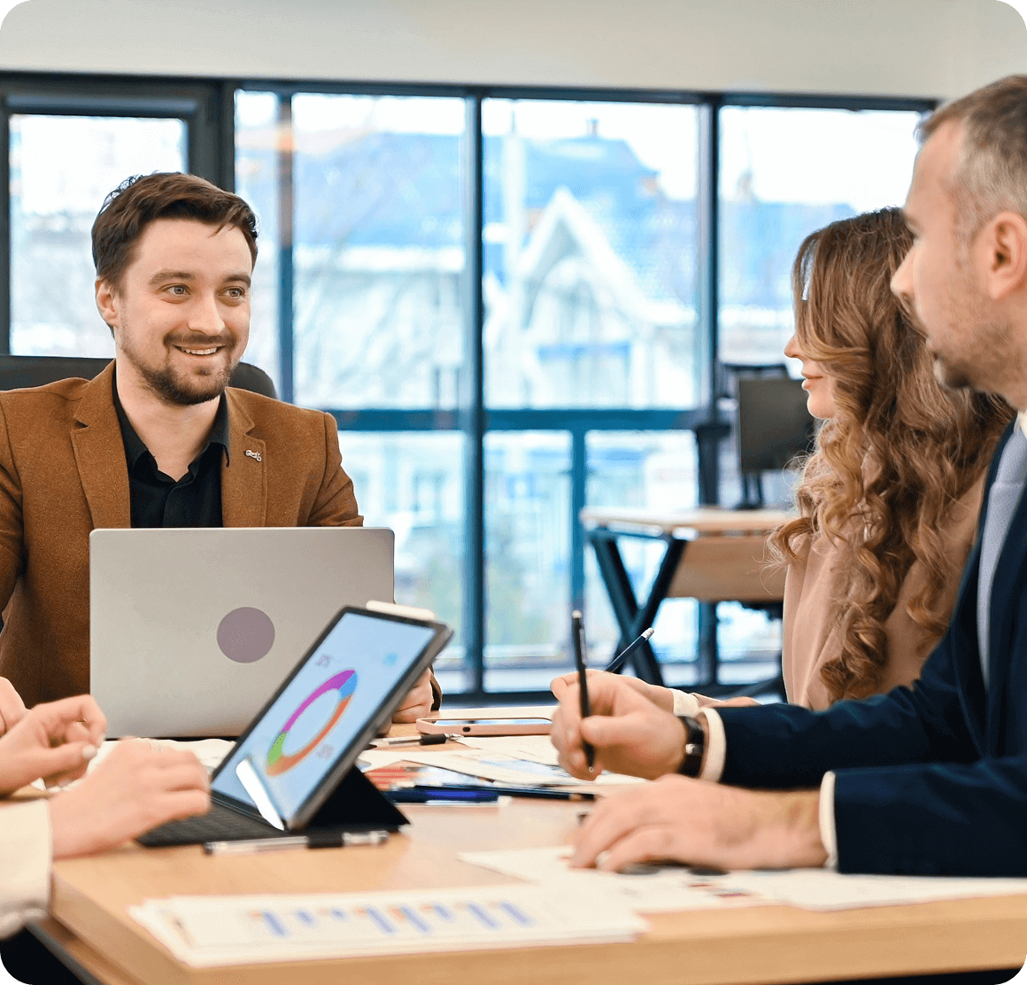 Plataforma centralizada de formación en cumplimiento en línea con módulos obligatorios para empleados